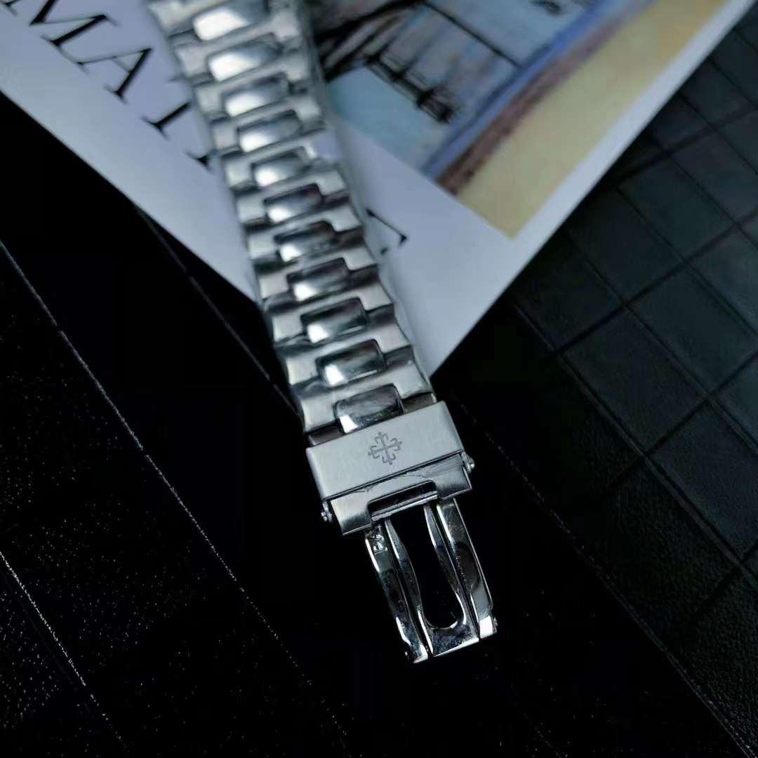 Patek Philippe Nautilus Saat