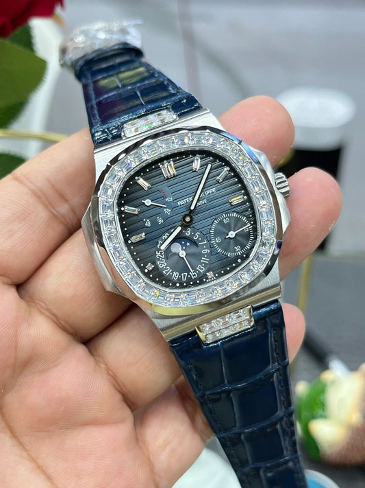 Patek Philippe Nautilus 5724G-001 Mavi Taşlı