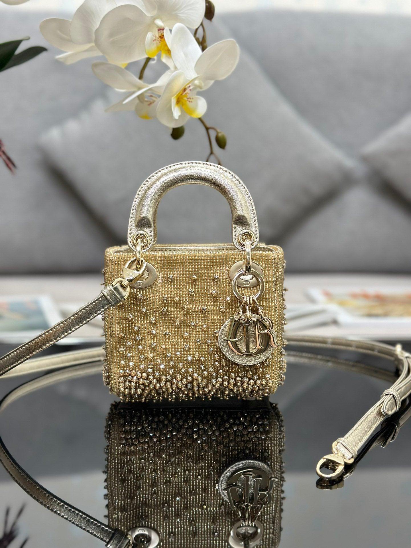 Lady Dior Mini Nakış Çanta