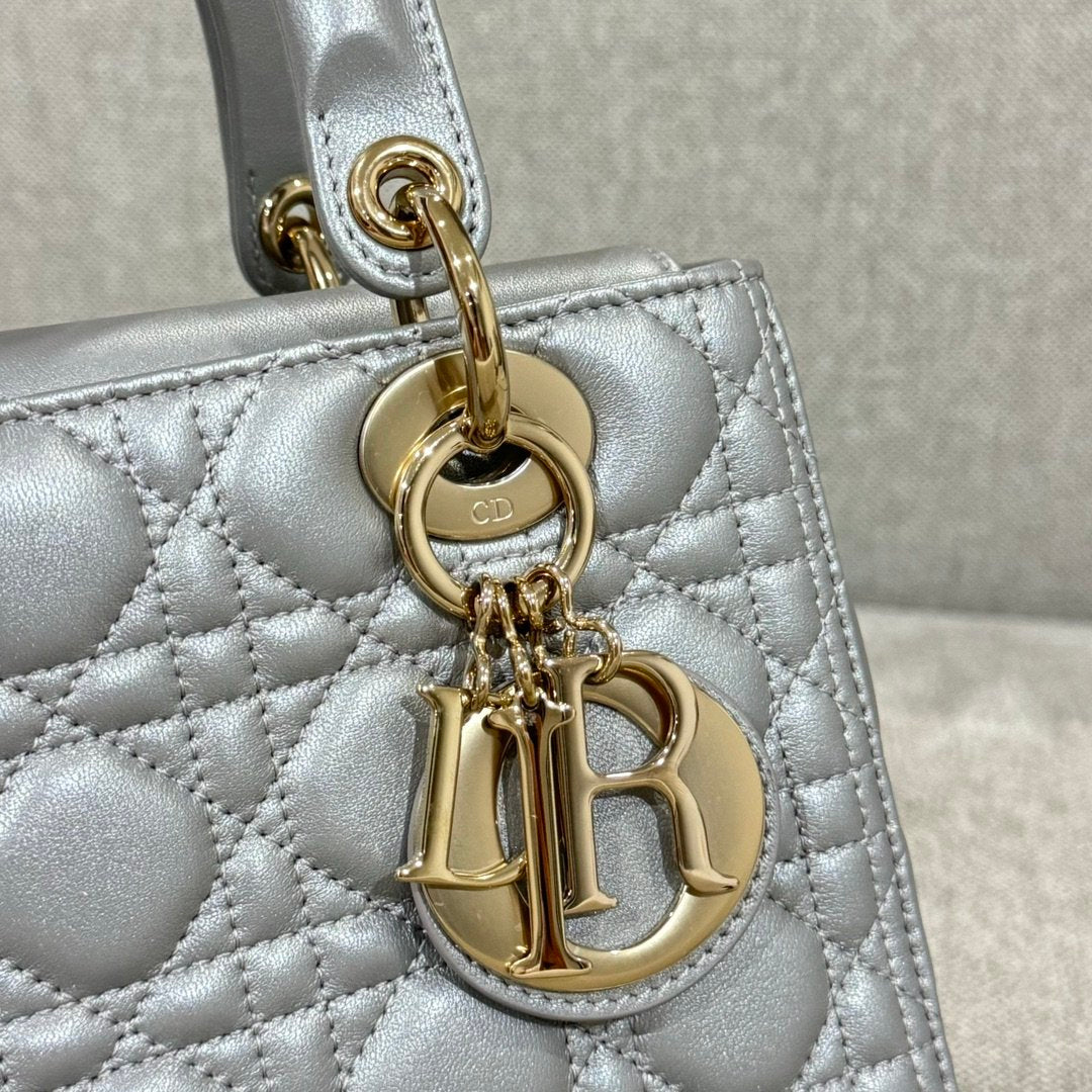 Lady Dior 24 İnci Gri