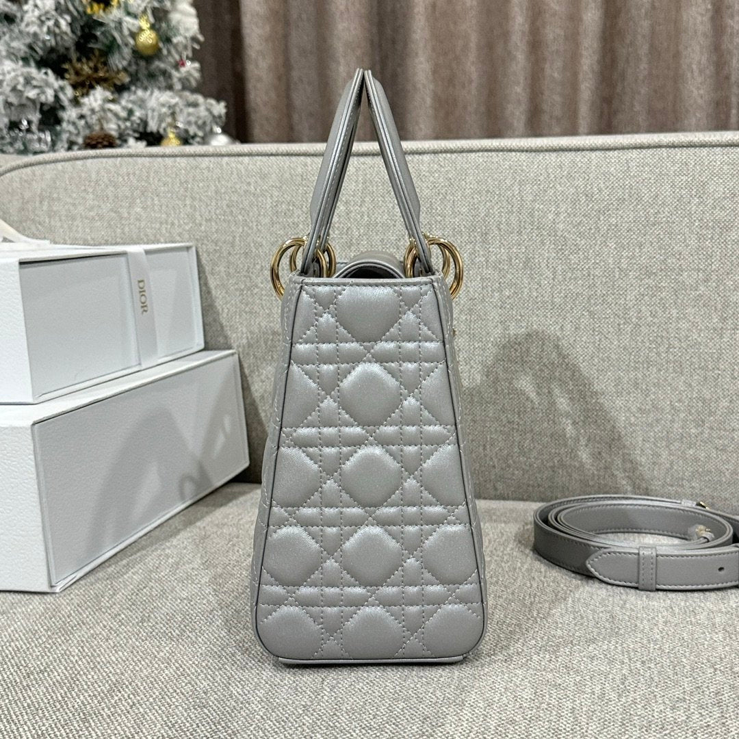 Lady Dior 24 İnci Gri