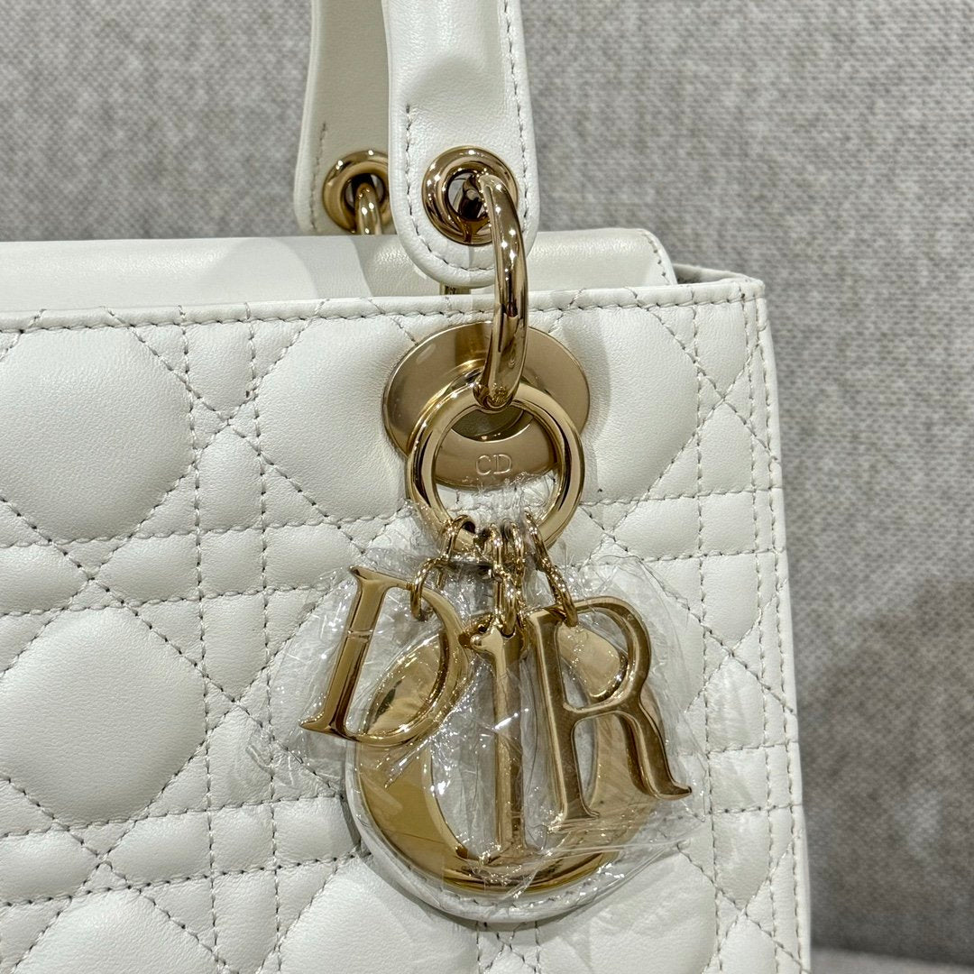 Lady Dior 24 Koyun Derisi Bej