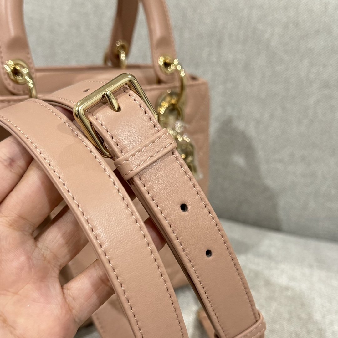 Dior Lady Orta 24 Koyun Derisi Sütlü Çay