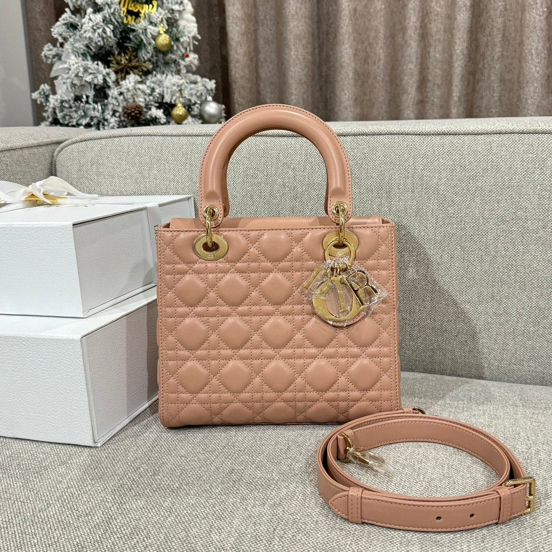 Dior Lady Orta 24 Koyun Derisi Sütlü Çay