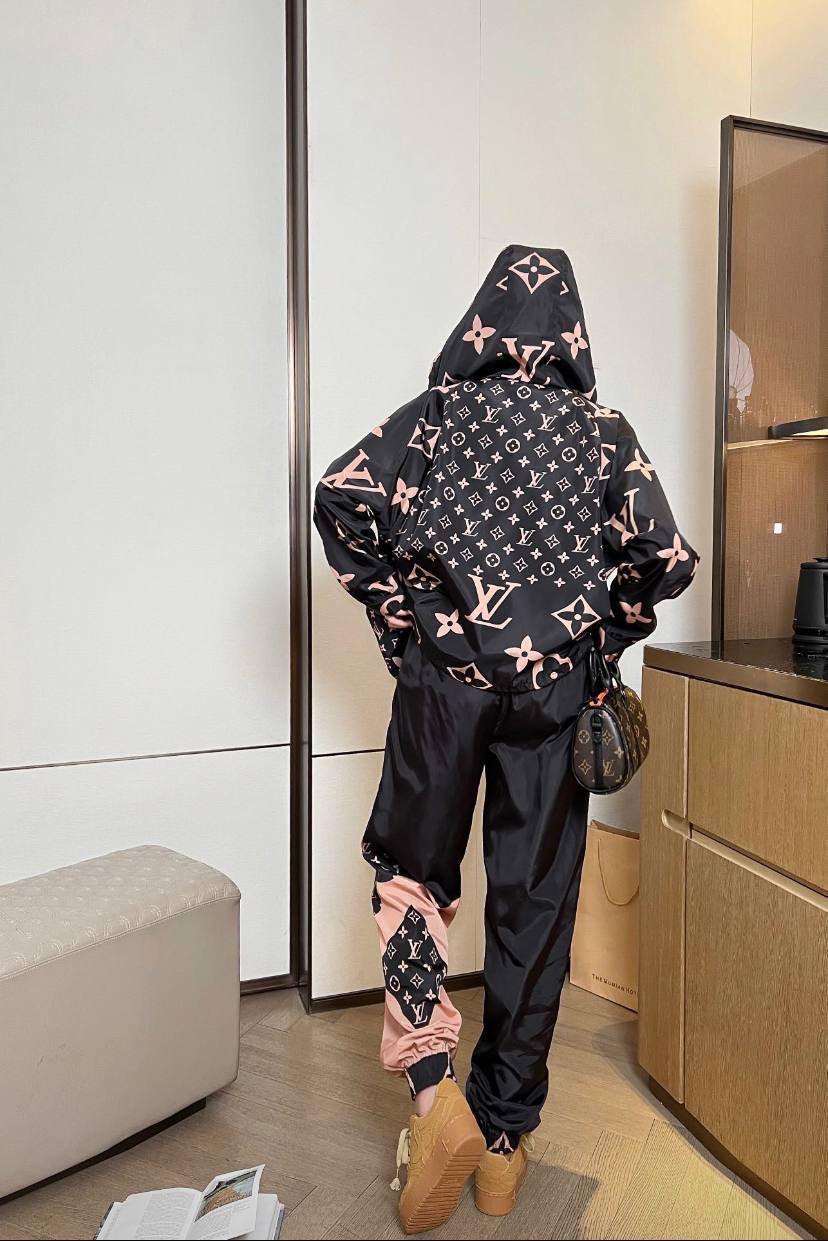 LV Kısa Monogram Unisex Naylon Sokak Stili Uzun Kollu Logo Baskılı Eşofman Takımı - Glimmer of Luxury