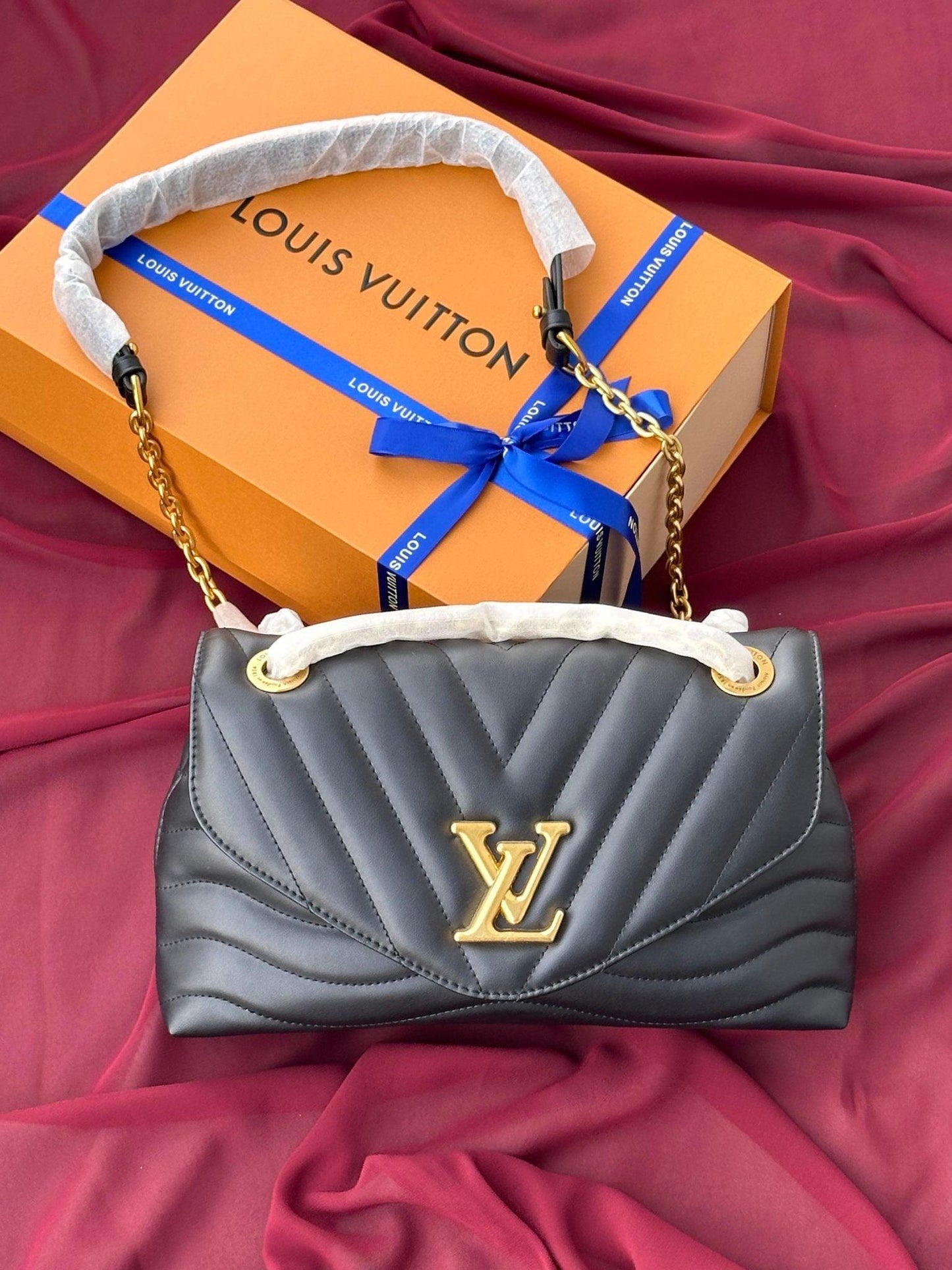 Louis Vuitton Yeni Dalga Zincir Çanta - Glimmer of Luxury