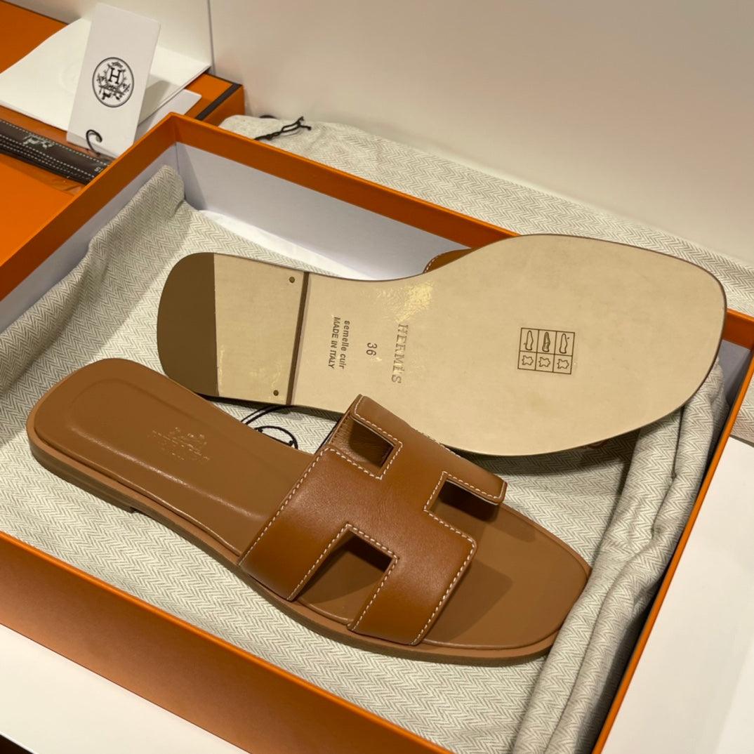 Hermès Oran Sandalet Altın Swift Deri - Glimmer of Luxury