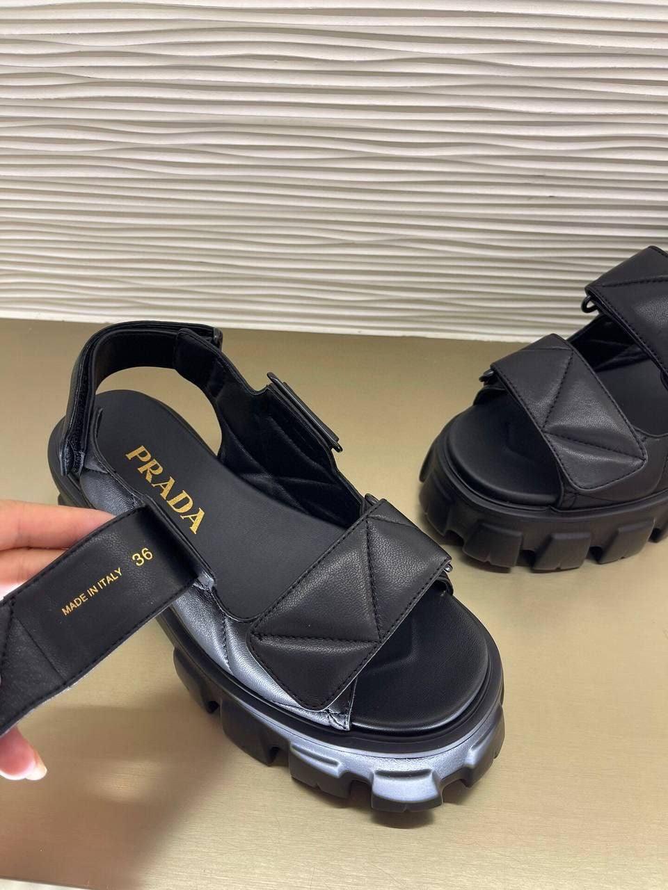 Prada Monolith Napa Deri Sandalet - Glimmer of Luxury