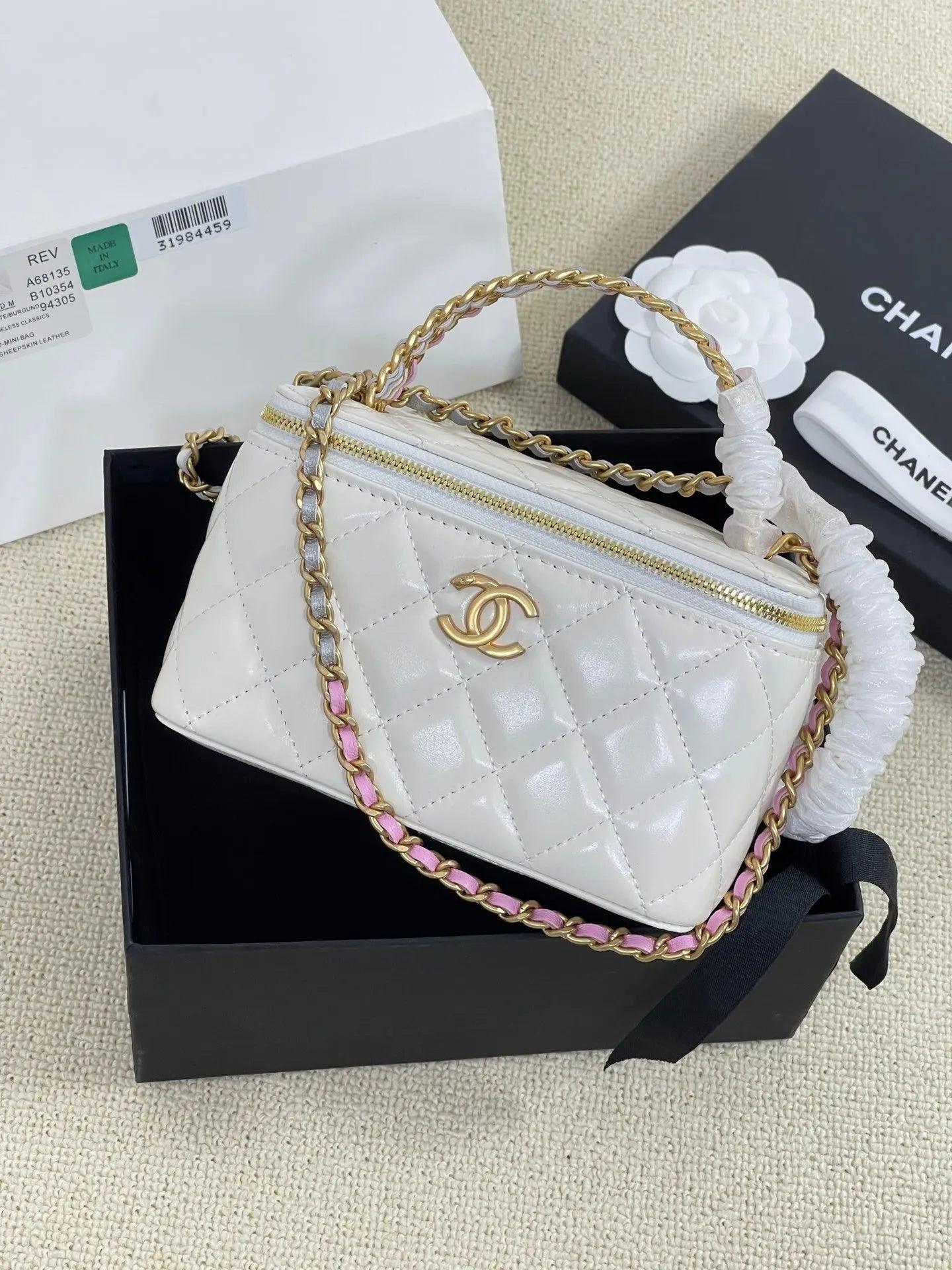 Chanel 23P Vanity Deri Çapraz Askılı Çanta