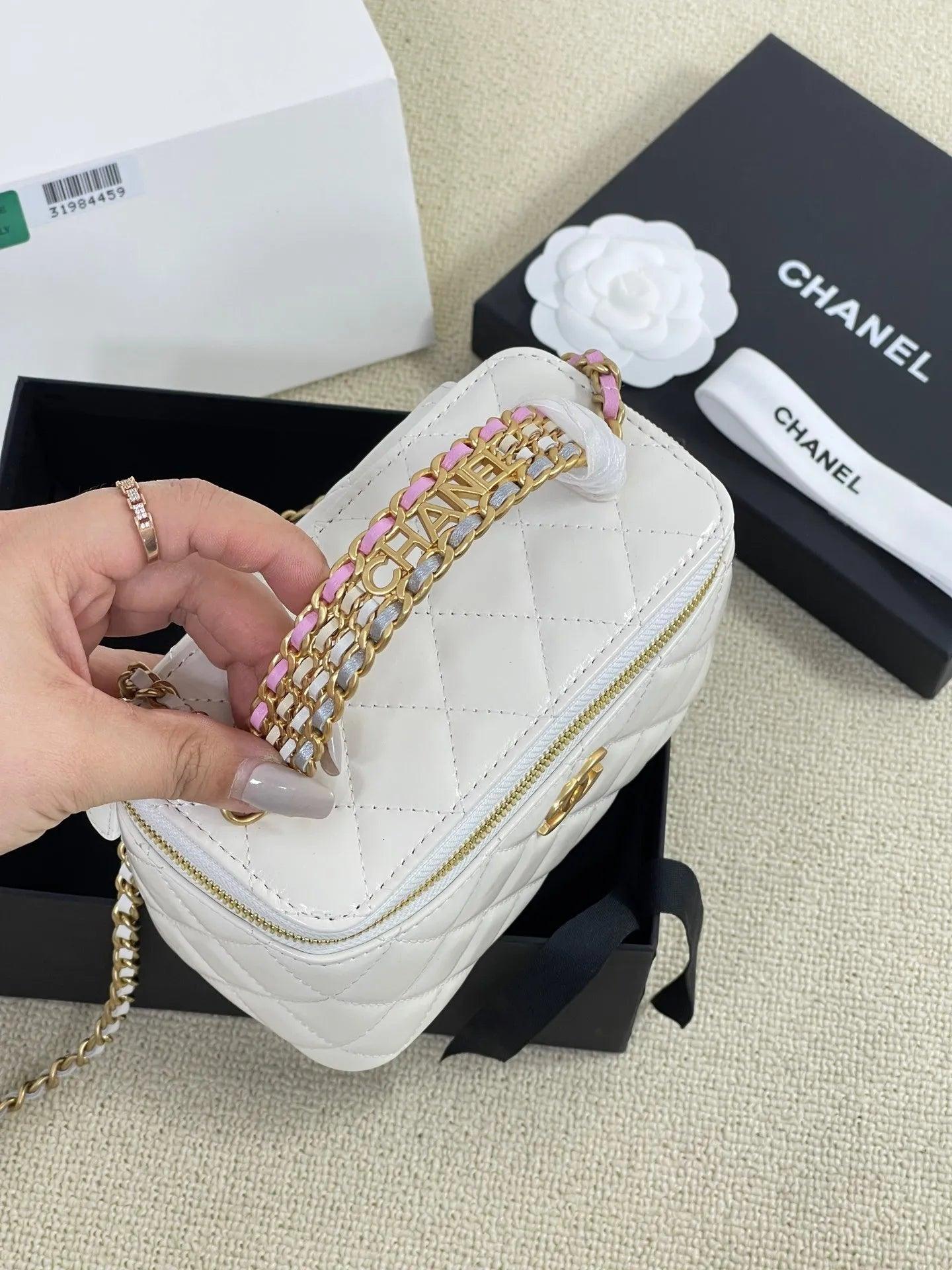 Chanel 23P Vanity Deri Çapraz Askılı Çanta