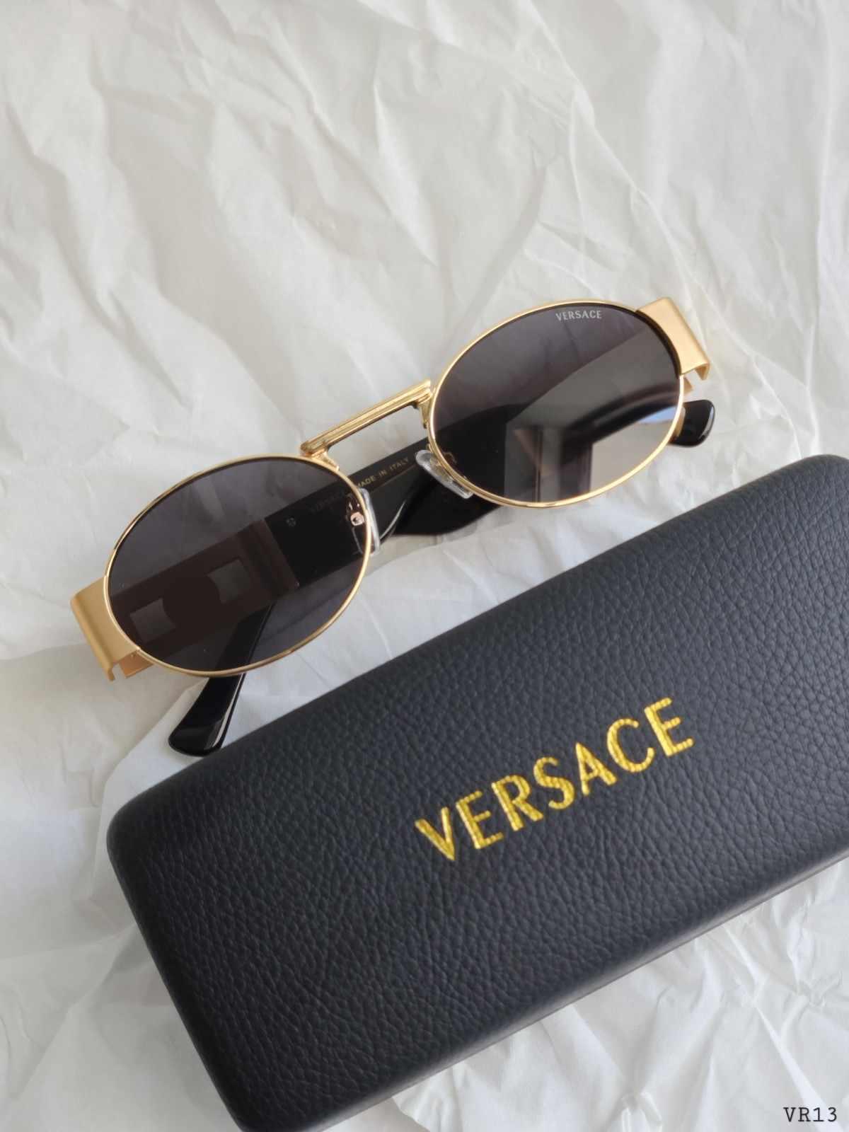 Versace VE2264 Mat Altın Oval Güneş Gözlüğü - Glimmer of Luxury