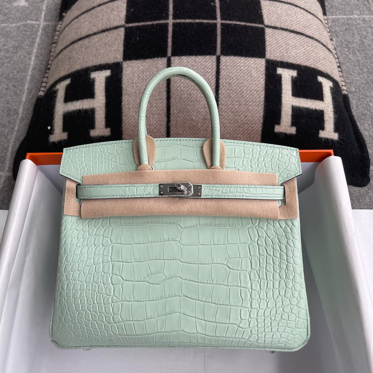 Hermès Birkin 25 Mat Mississippiensis Paladyum Donanımlı Timsah Derisi Vert D'eau (PHW) - Glimmer of Luxury