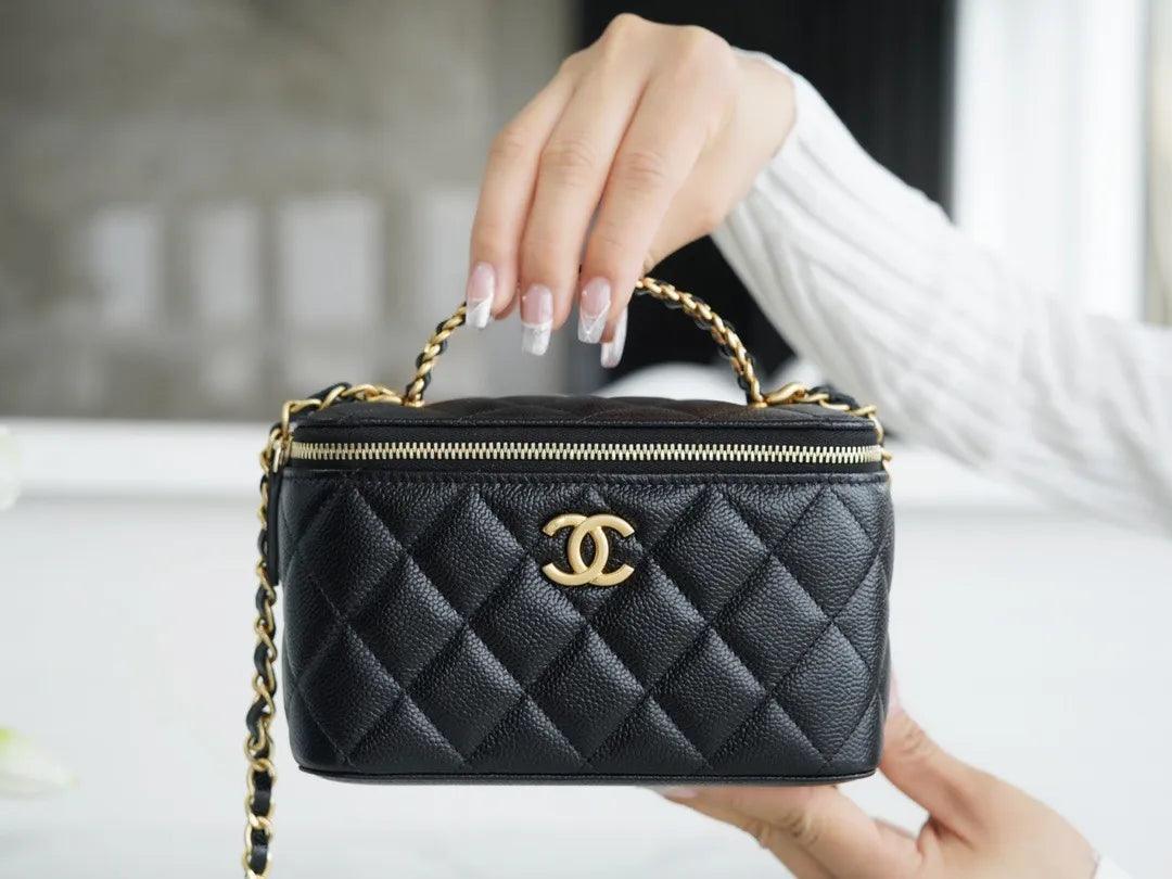 Chanel Parlak Havyar Kapitone Siyah Pick Me Up Vanity Case Çanta