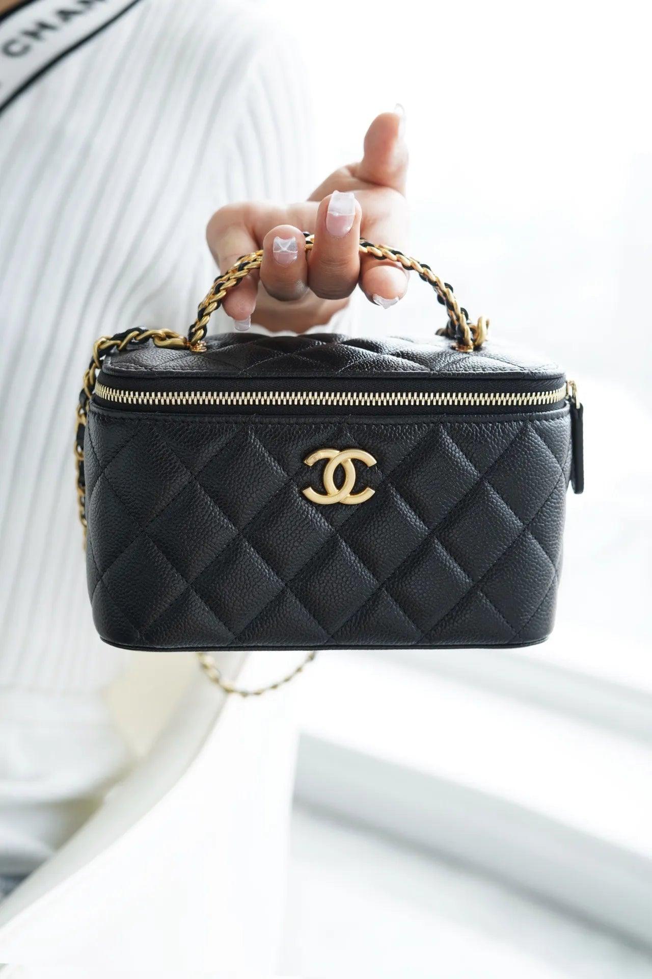 Chanel Parlak Havyar Kapitone Siyah Pick Me Up Vanity Case Çanta