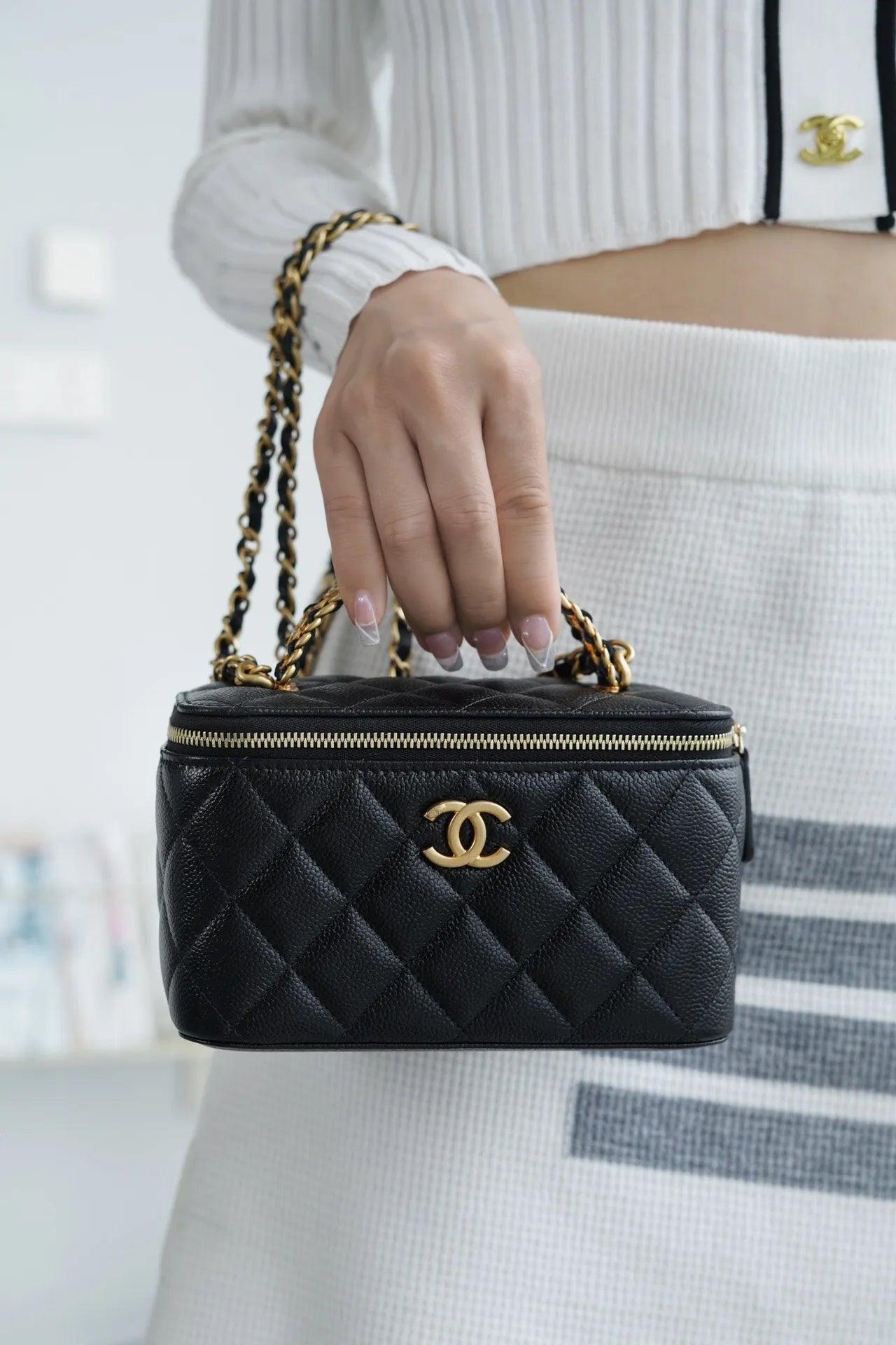 Chanel Parlak Havyar Kapitone Siyah Pick Me Up Vanity Case Çanta