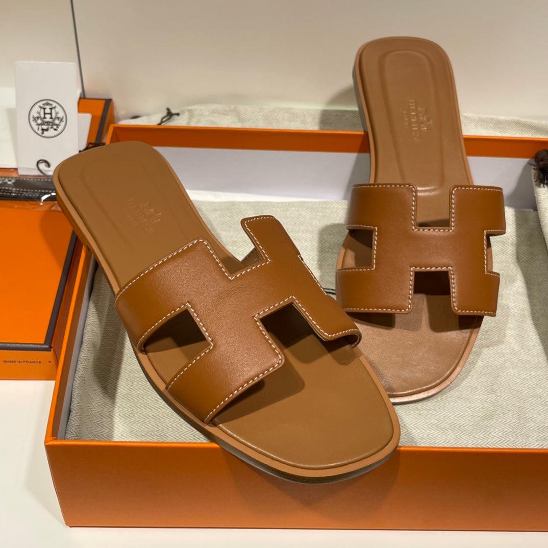 Hermès Oran Sandalet Altın Swift Deri - Glimmer of Luxury