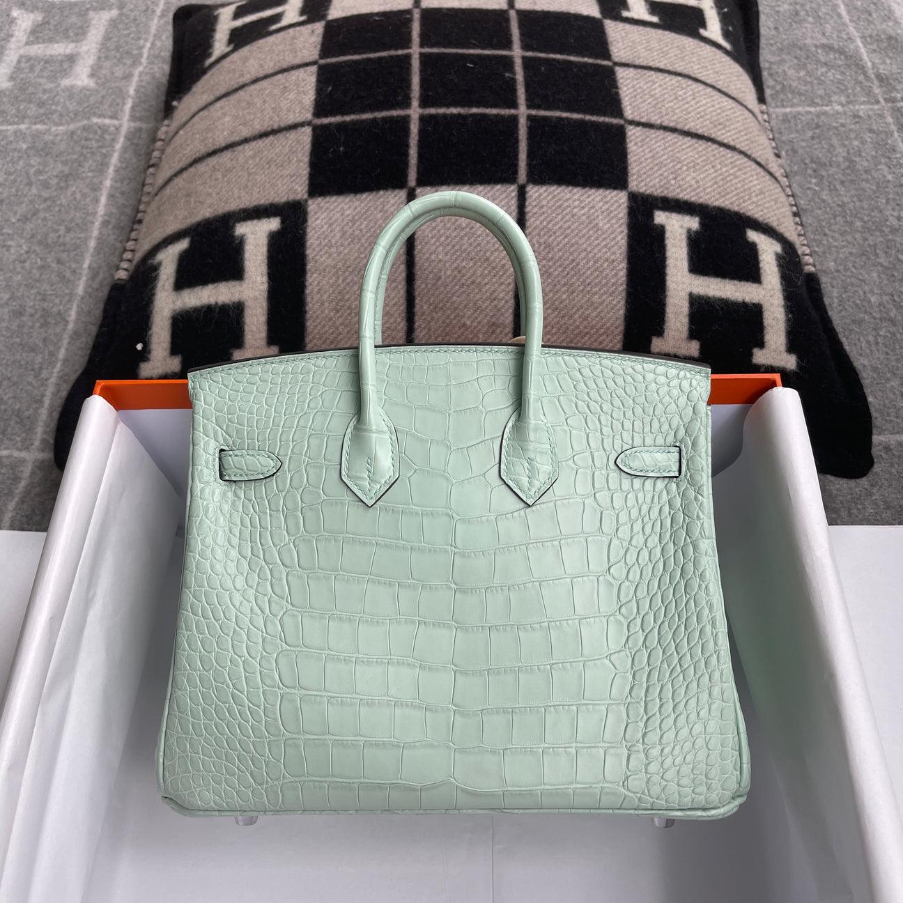 Hermès Birkin 25 Mat Mississippiensis Paladyum Donanımlı Timsah Derisi Vert D'eau (PHW) - Glimmer of Luxury