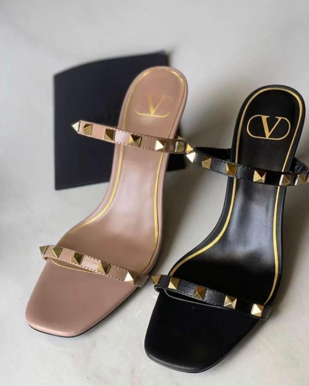 Valentino Rockstud Burnu Açık İnce Topuklu Ayakkabı - Glimmer of Luxury