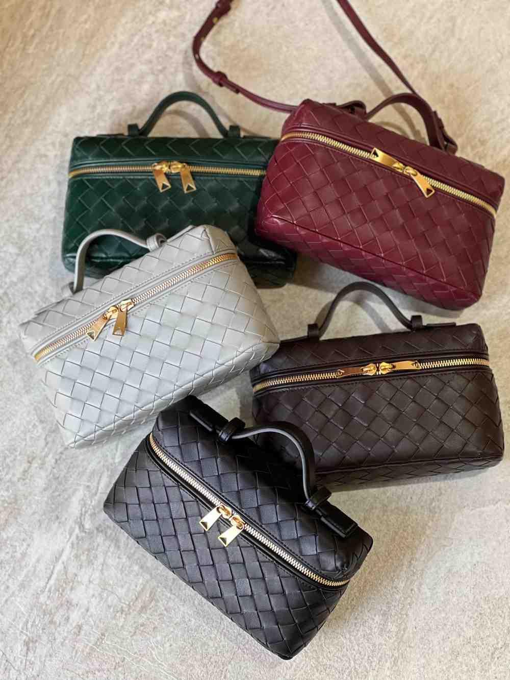 Bottega Veneta Vanity Case Intrecciato Deri Çanta - Glimmer of Luxury