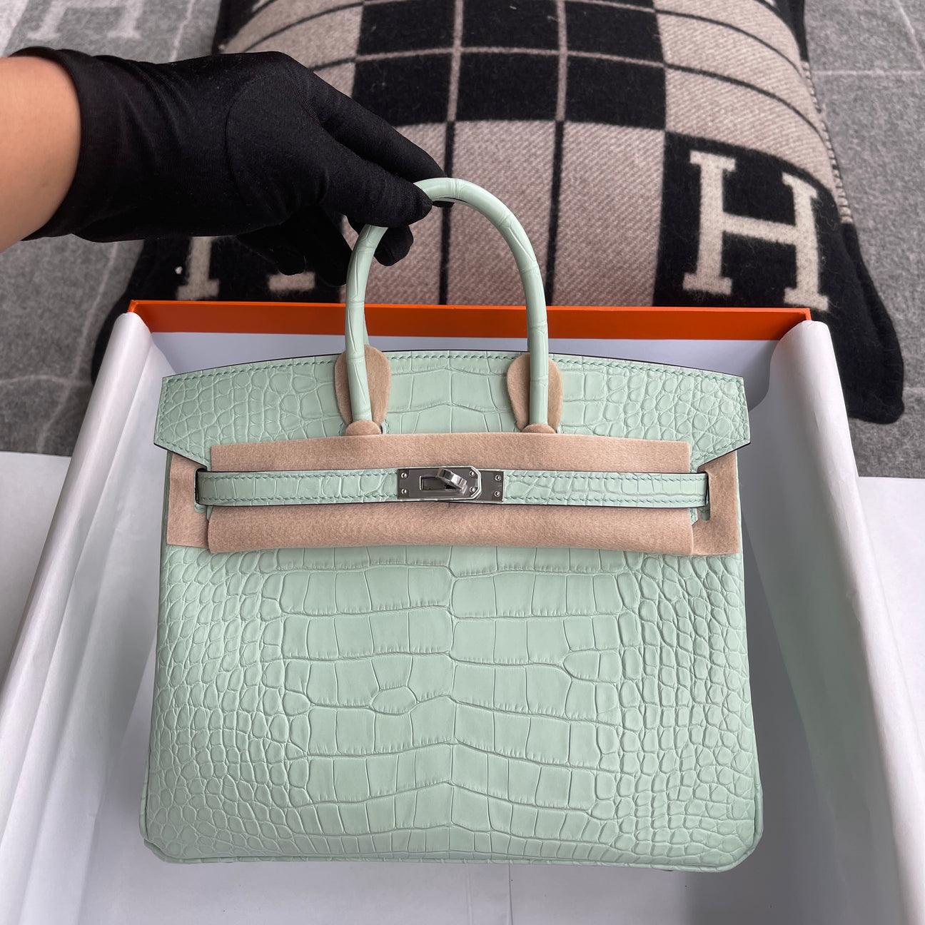 Hermès Birkin 25 Mat Mississippiensis Paladyum Donanımlı Timsah Derisi Vert D'eau (PHW) - Glimmer of Luxury