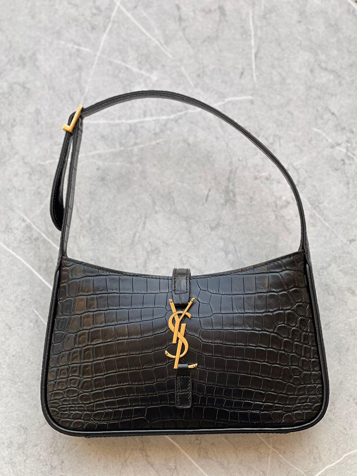 YSL Le 5 A Pürüzsüz Deri Hobo Çanta - Glimmer of Luxury