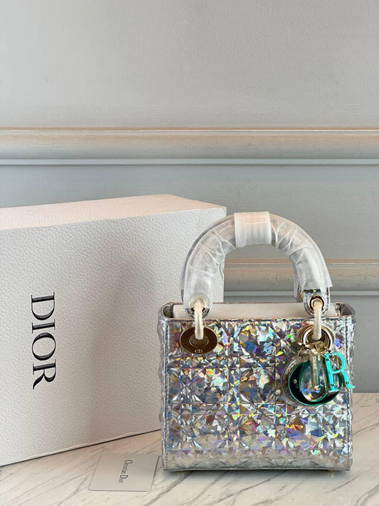 Christian Dior Lady Bag Gümüş - Glimmer of Luxury