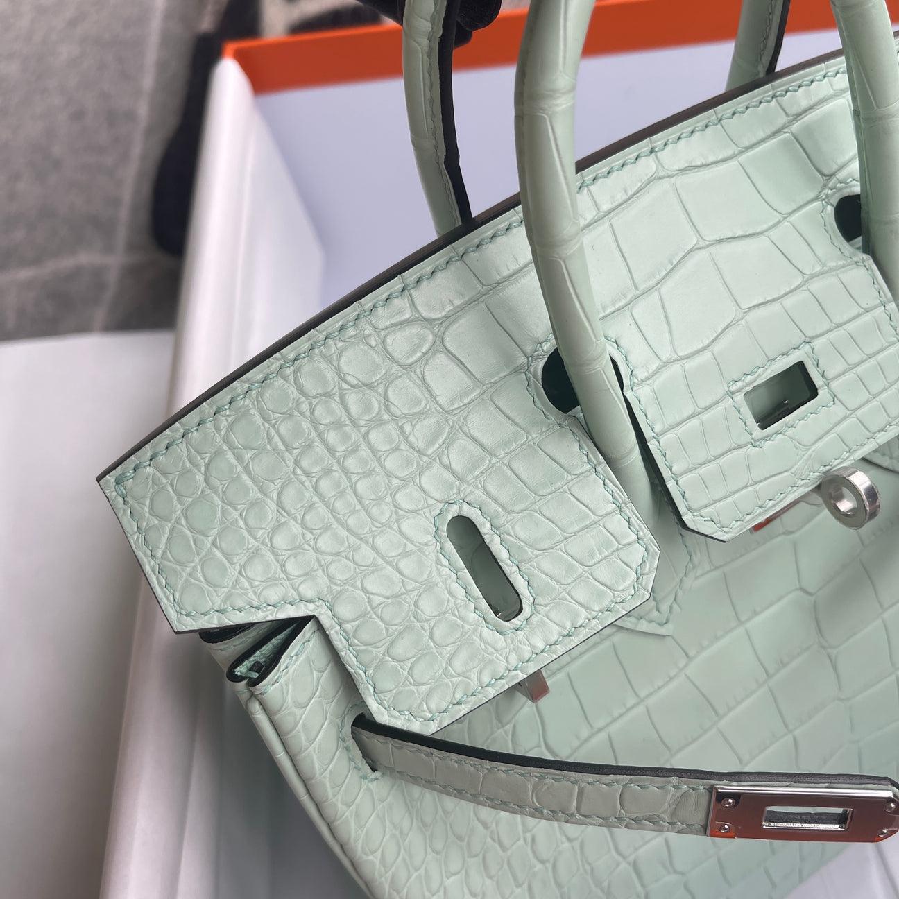 Hermès Birkin 25 Mat Mississippiensis Paladyum Donanımlı Timsah Derisi Vert D'eau (PHW) - Glimmer of Luxury