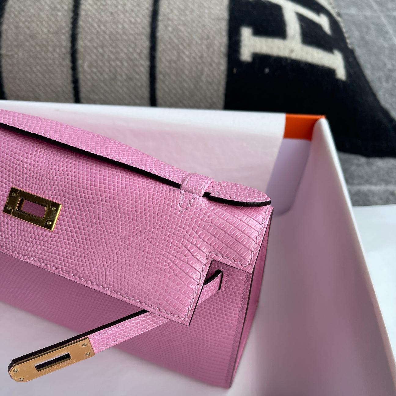 Hermès Kelly Pochette Lizard Altın Donanımlı Deri Bubblegum (GHW) - Glimmer of Luxury