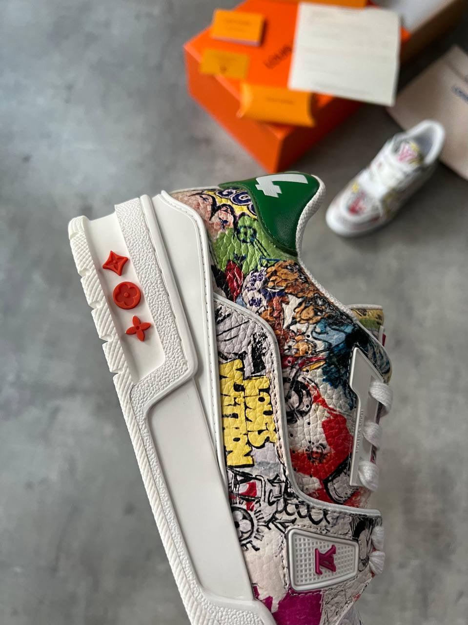 LV Spor Ayakkabısı Comic Motifs Muti - Glimmer of Luxury