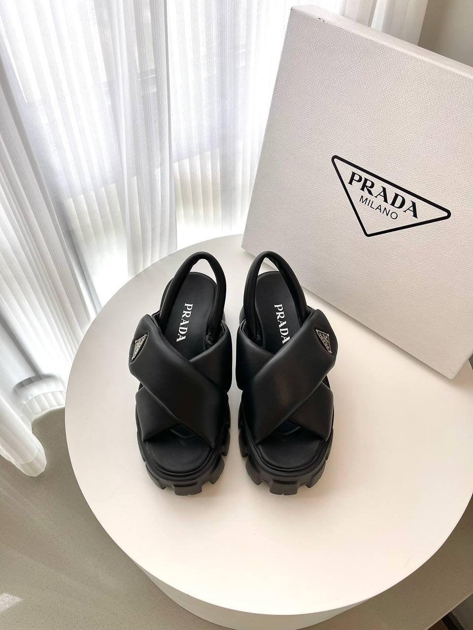 Prada Kapitone Napa Deri Düz Sandalet - Glimmer of Luxury