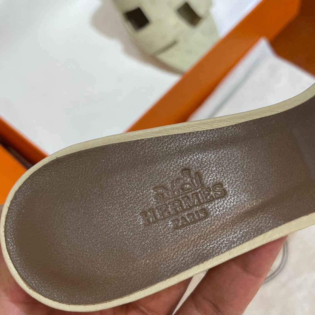 Hermès Oasis Devekuşu Tebeşir - Glimmer of Luxury