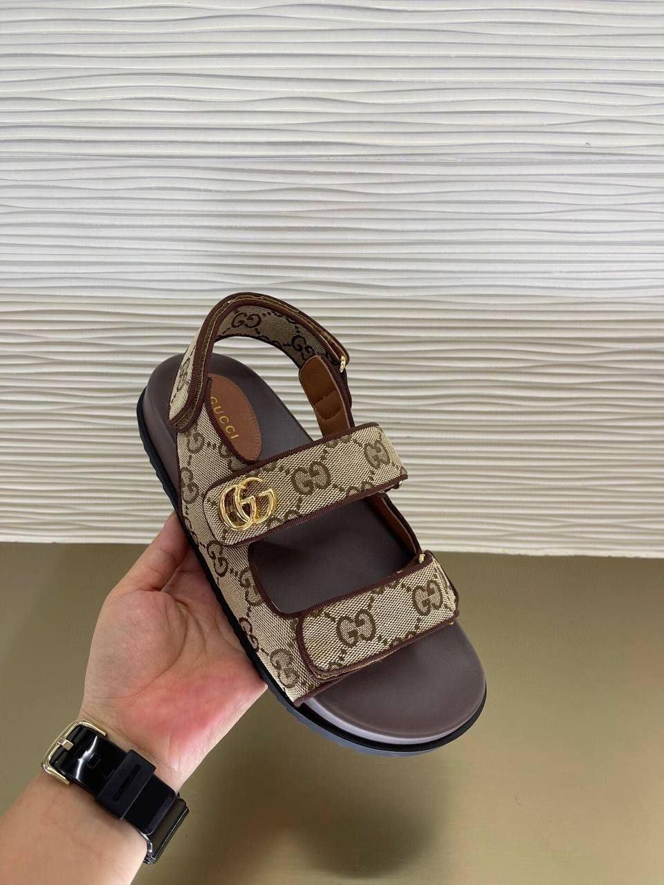 Gucci GG Kanvas Sandalet - Glimmer of Luxury