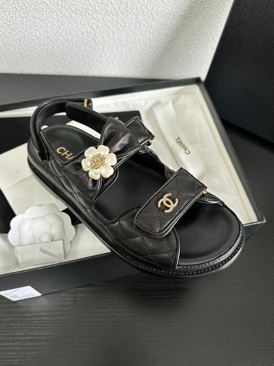 Chanel Günlük Stil Sokak Stili Sade Deri Parti Stili Sandalet - Glimmer of Luxury