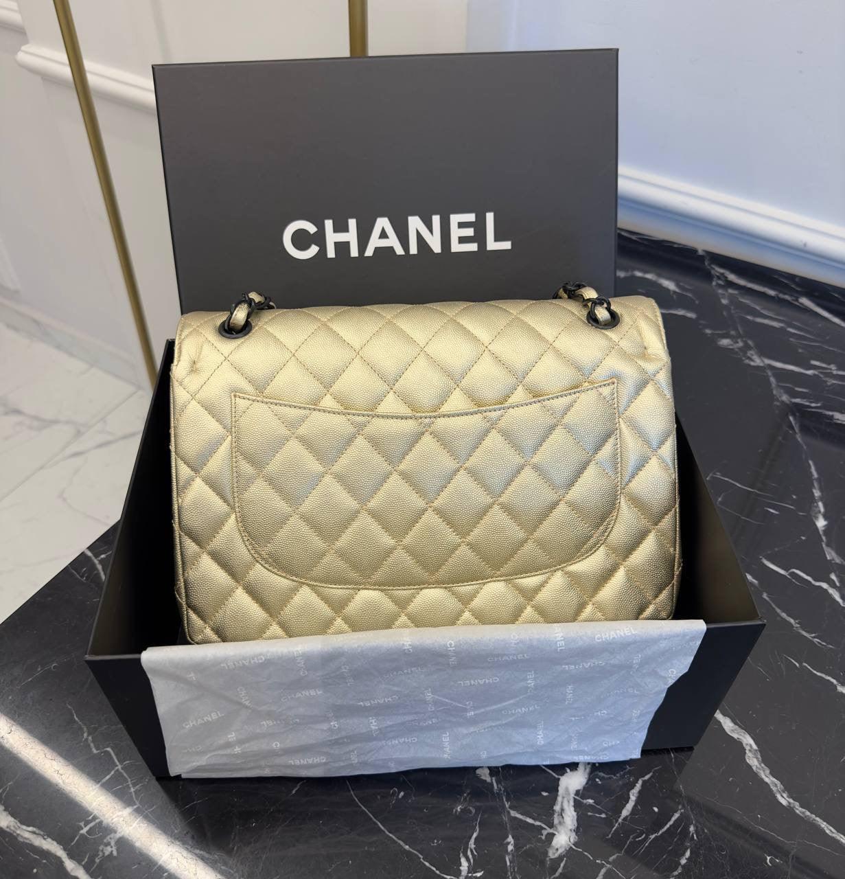 chanel classic flap bag