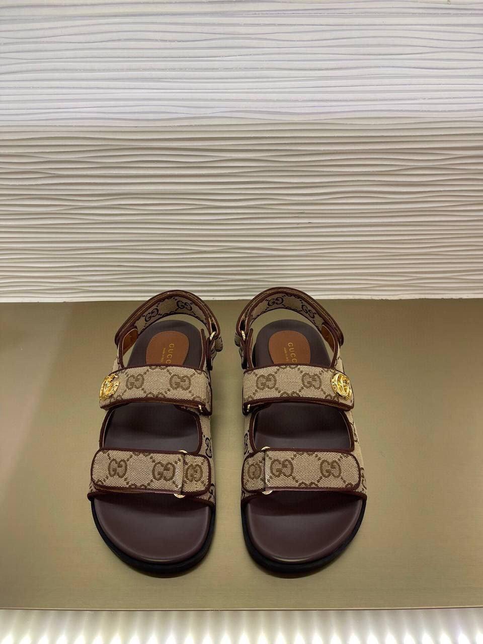 Gucci GG Kanvas Sandalet - Glimmer of Luxury