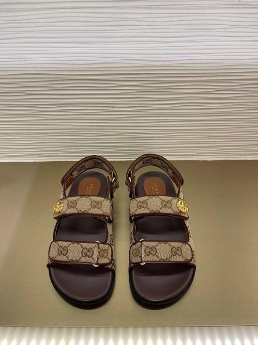 Gucci GG Kanvas Sandalet - Glimmer of Luxury