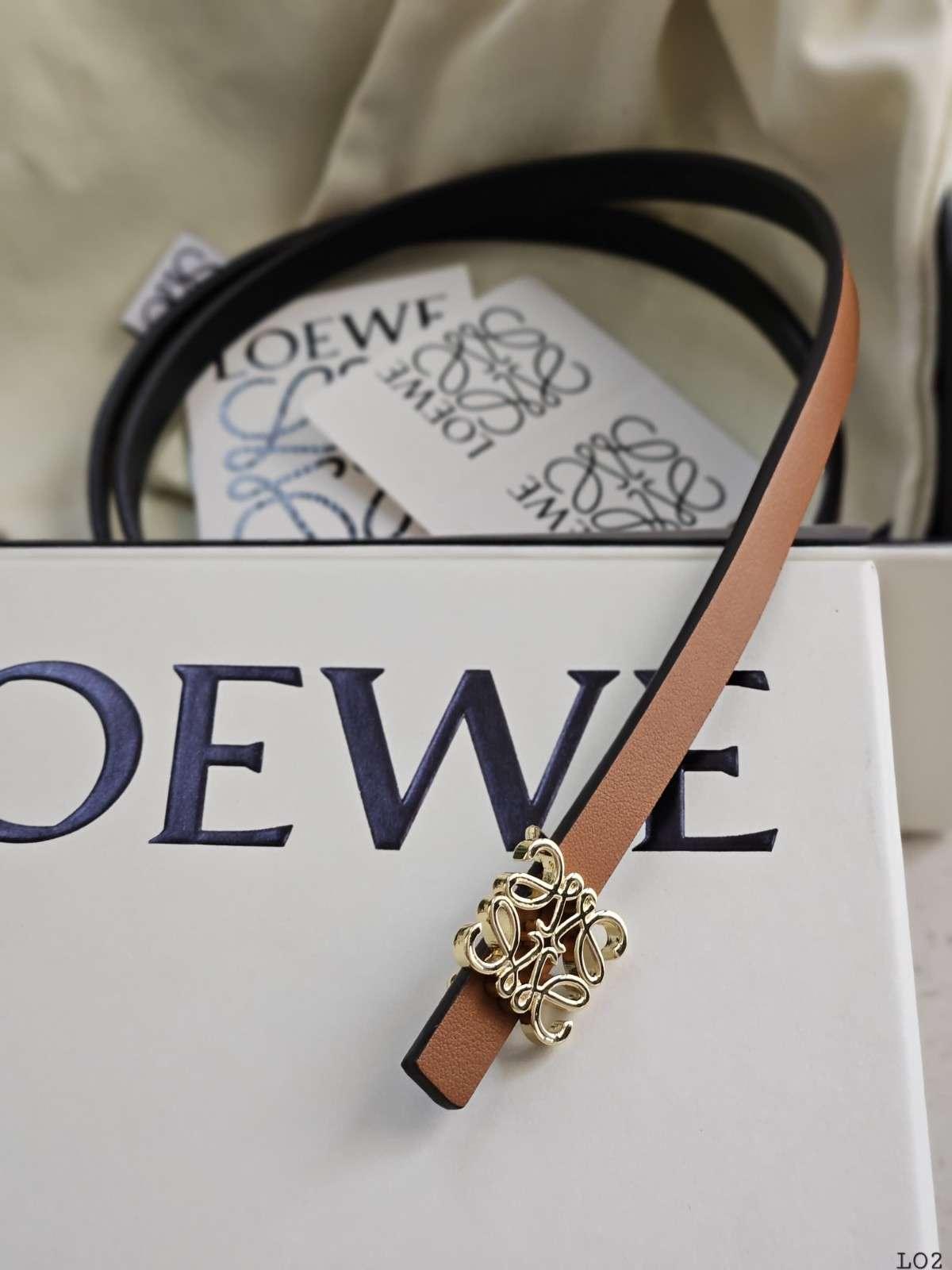 Pürüzsüz Dana Derisinden Loewe Anagram Kemeri - Glimmer of Luxury