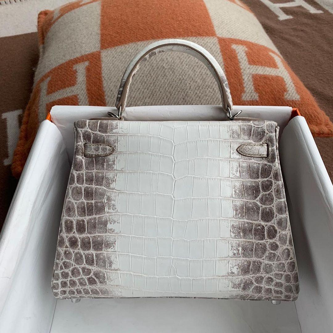 Hermès Kelly 25 Blanc Himalaya Paladyum Donanımlı Timsah Derisi (PHW) - Glimmer of Luxury