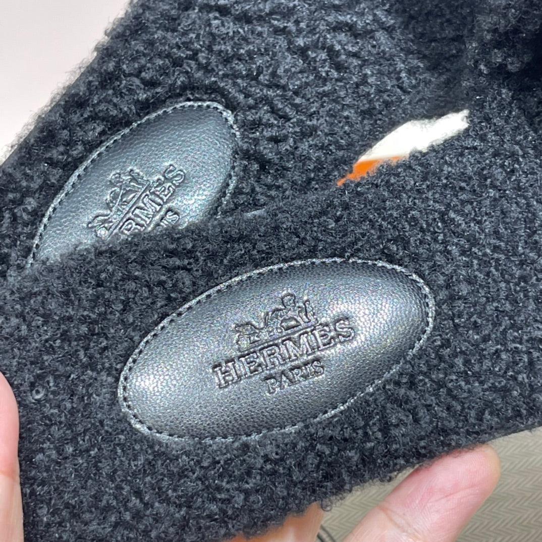 Hermès Oran Sandalet Oyuncak Ayı Siyah - Glimmer of Luxury