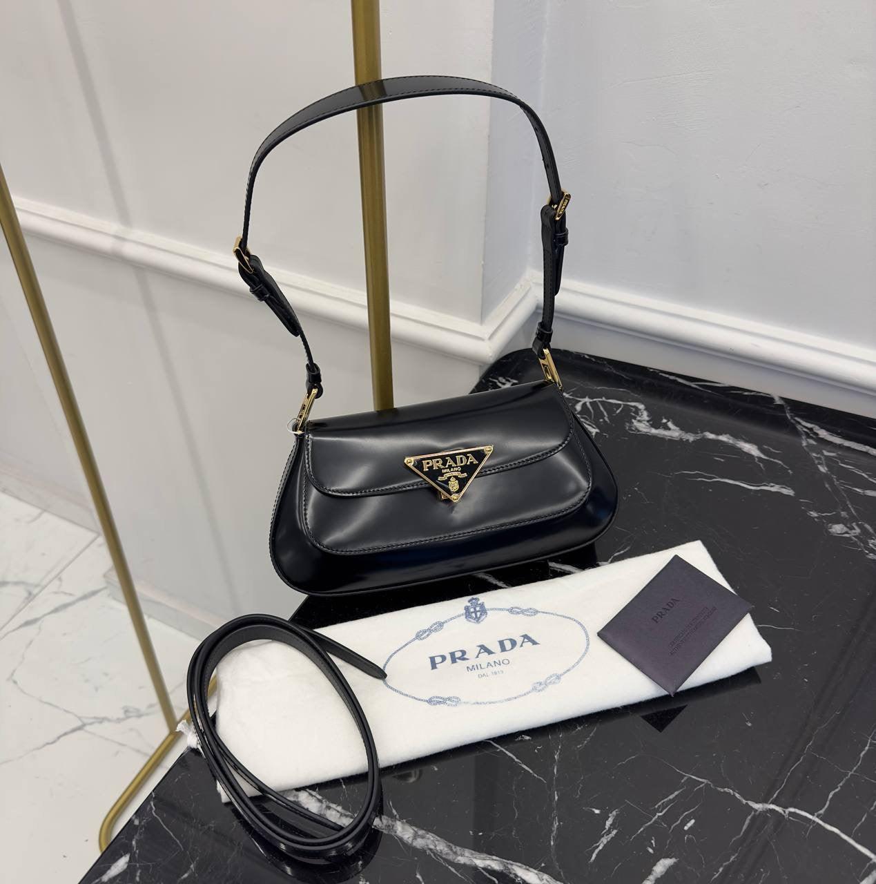 Prada Rugan Omuz Çantası - Glimmer of Luxury