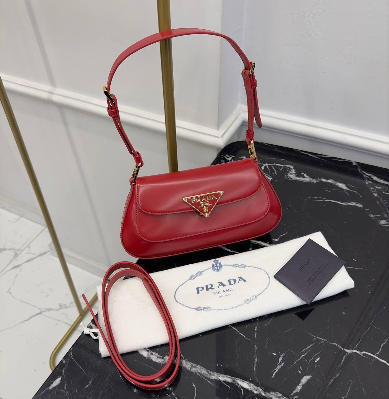 Prada Rugan Omuz Çantası - Glimmer of Luxury