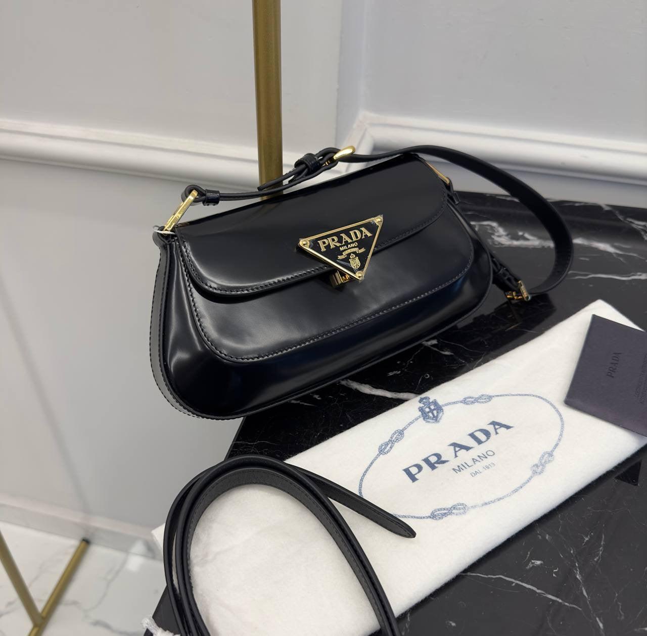 Prada Rugan Omuz Çantası - Glimmer of Luxury