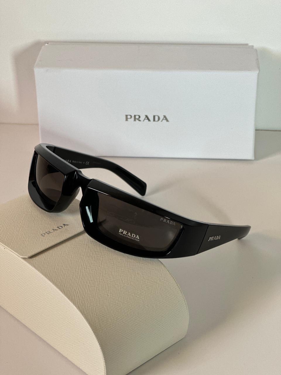 Prada Eyewear Kavisli Çerçeve güneş gözlüğü