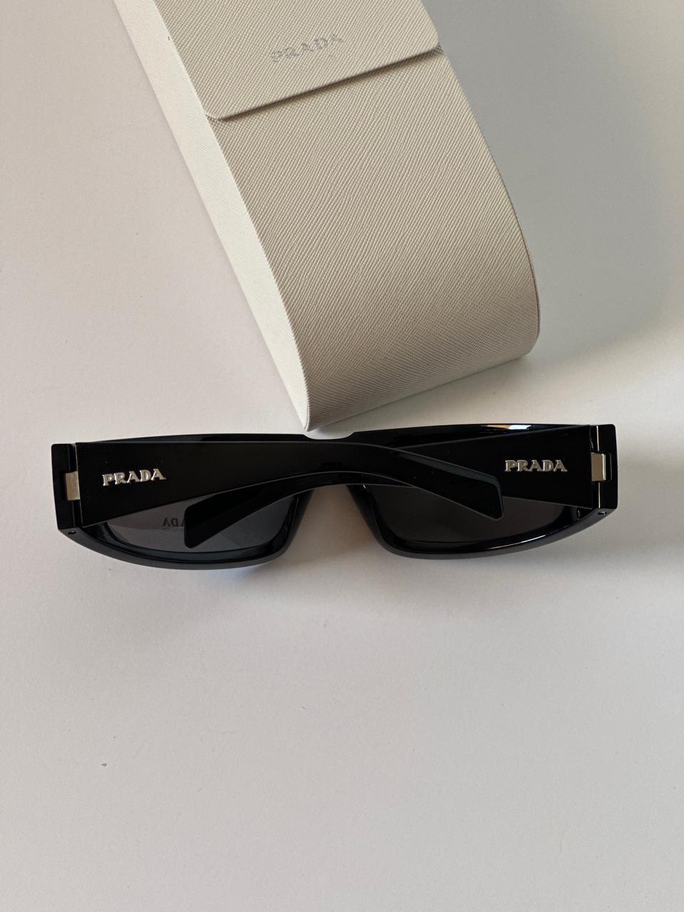 Prada Eyewear Kavisli Çerçeve güneş gözlüğü