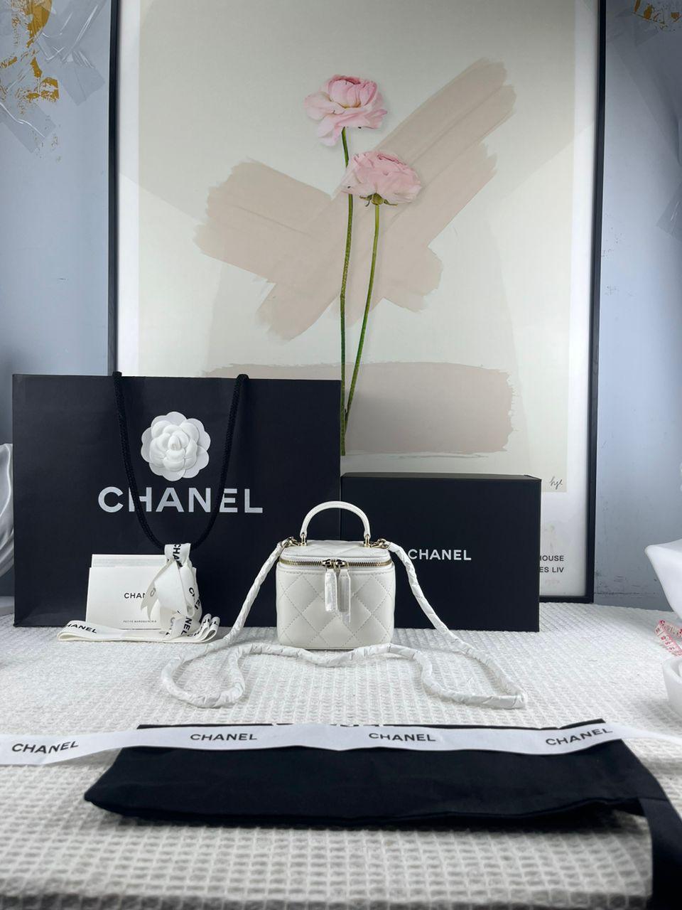 Chanel 23P Vanity Deri Çapraz Askılı Çanta