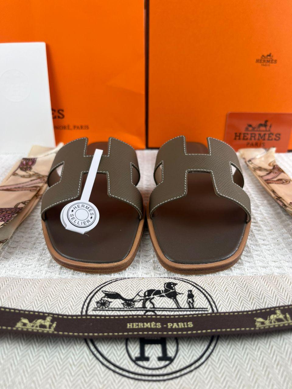 Hermès Oran Sandalet Etoupe Epsom Deri