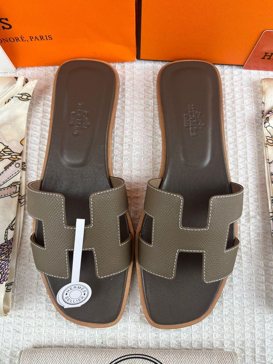 Hermès Oran Sandalet Etoupe Epsom Deri