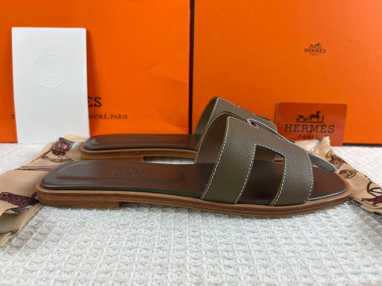 Hermès Oran Sandalet Etoupe Epsom Deri