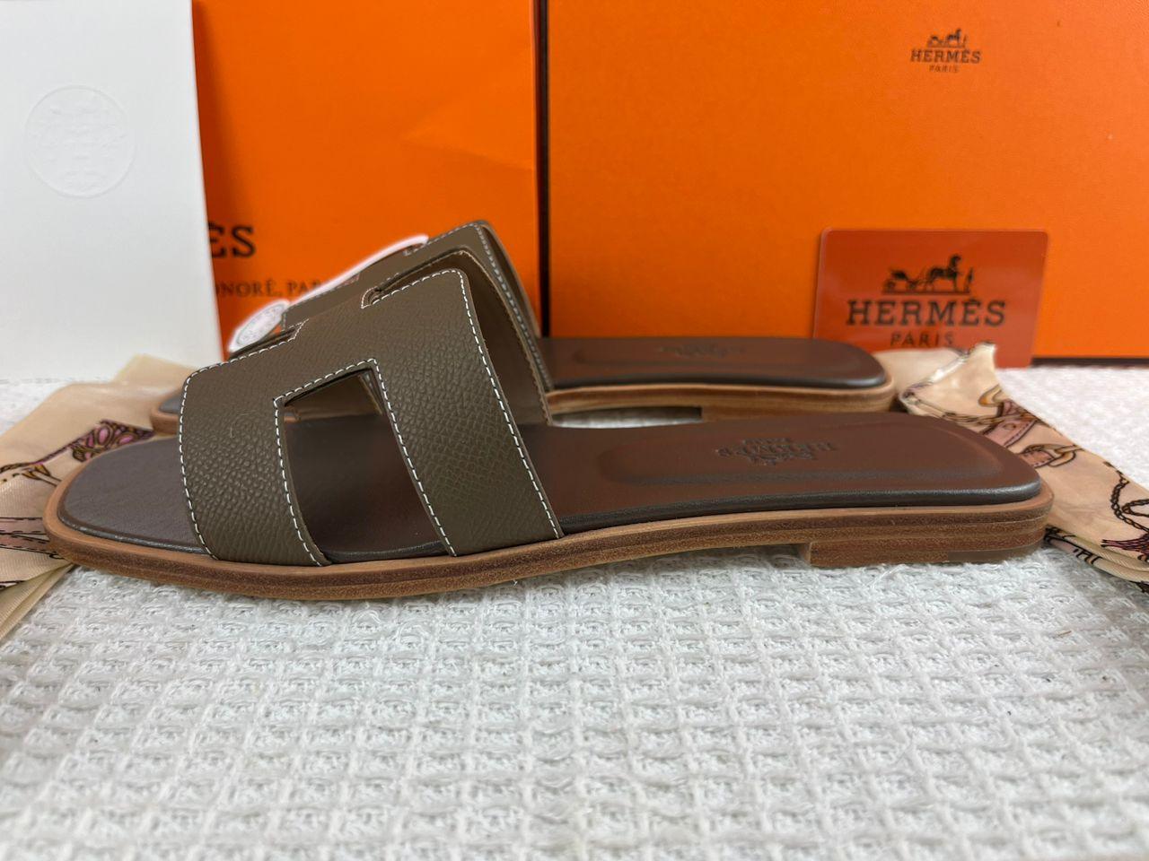 Hermès Oran Sandalet Etoupe Epsom Deri