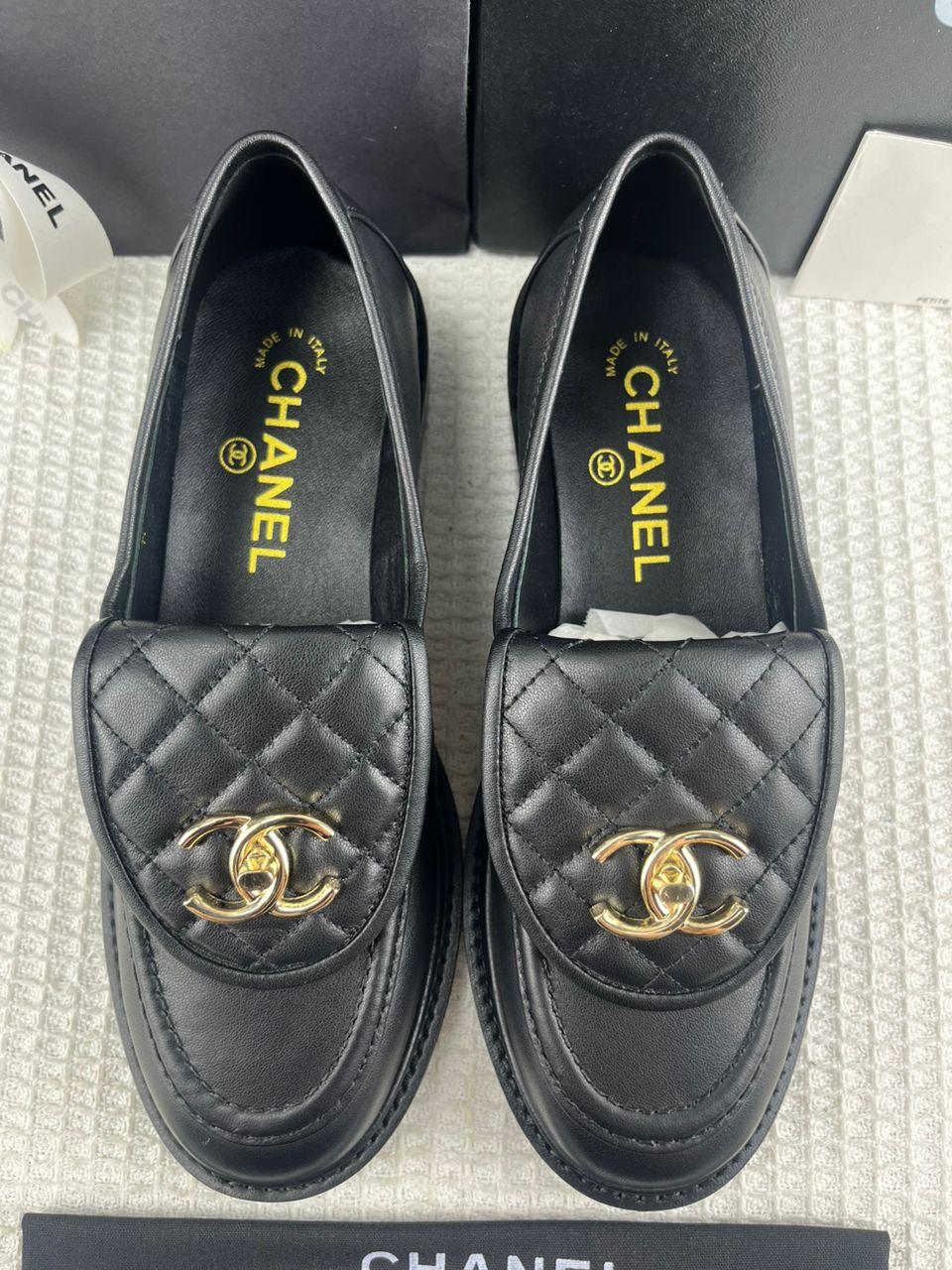 Chanel CC Dönüş Kilitli Deri Kapitone Siyah Loafer